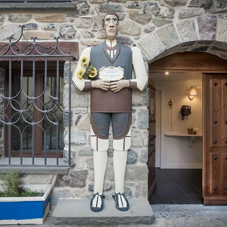 Casa Natal Del Gigante De Sallent Holiday home Sallent De Gallego